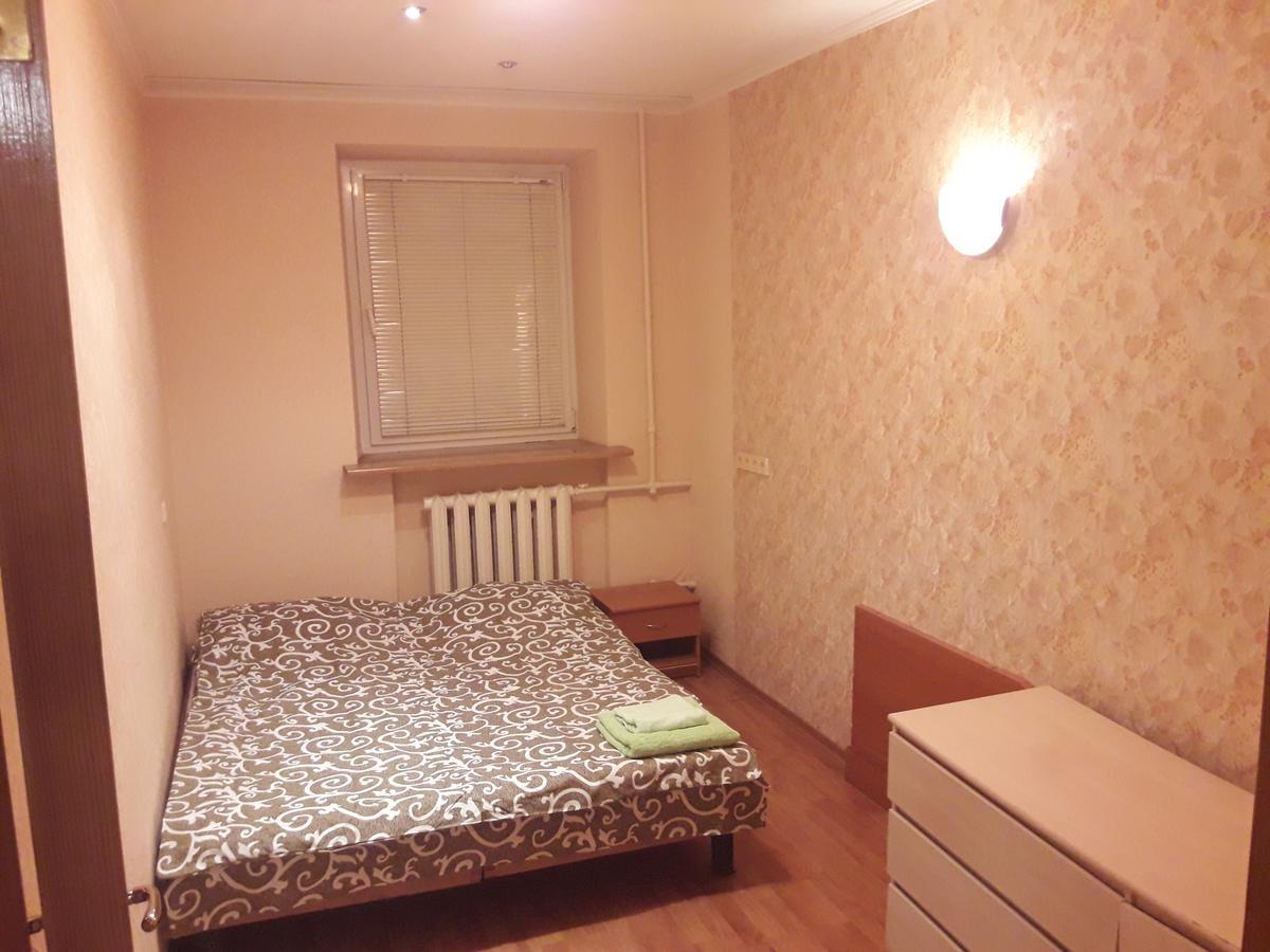 Appartment Near M. 23 Serpnya Kharkiv Extérieur photo